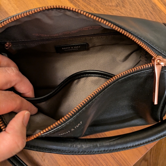 Matt & Nat Seoul Satchel - Picture 9 of 9